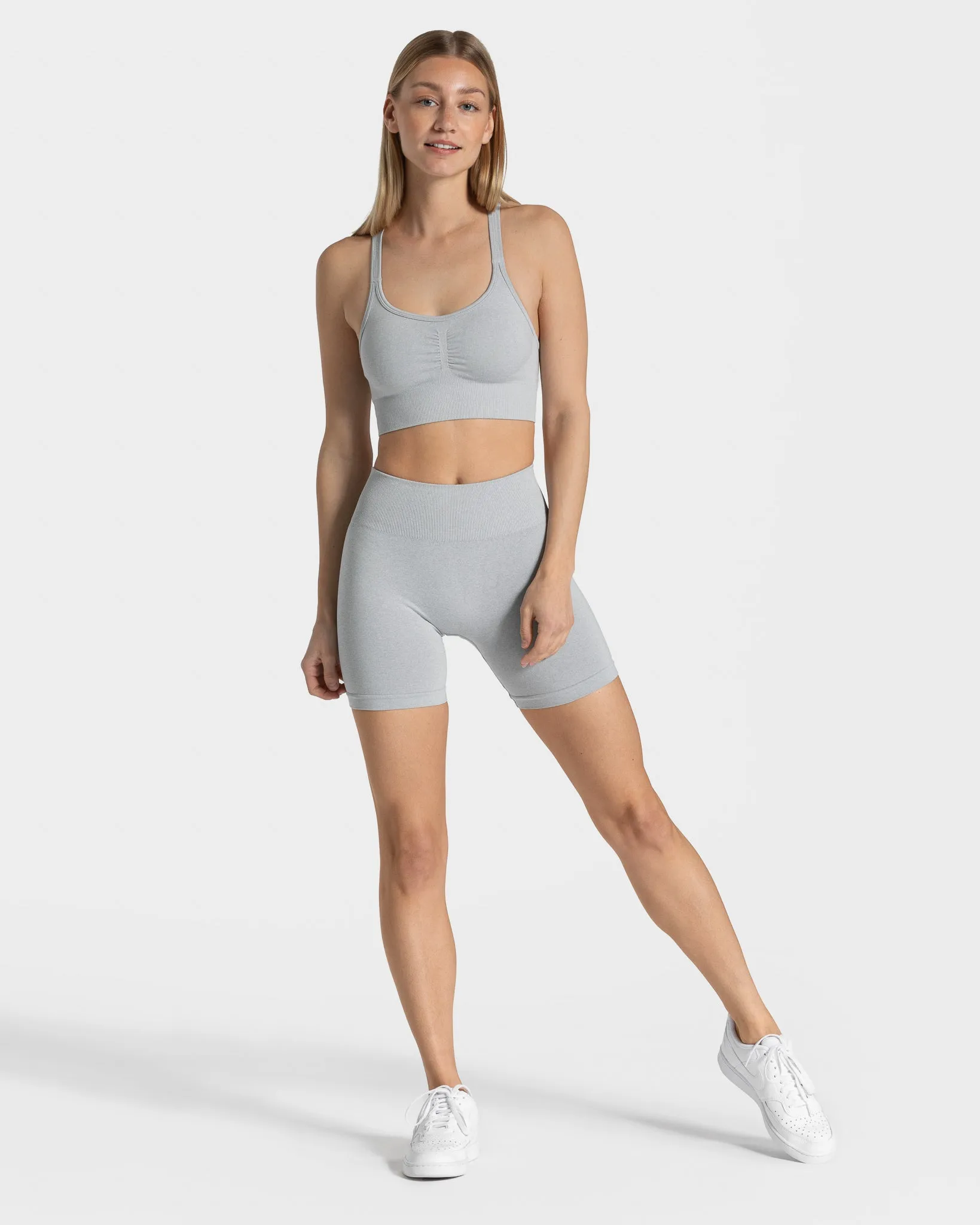 Timeless Scrunch Short "Hellgrau"