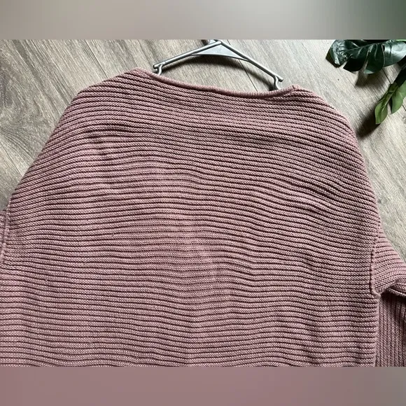 Tobi oversized mauve v-neck sweater size L