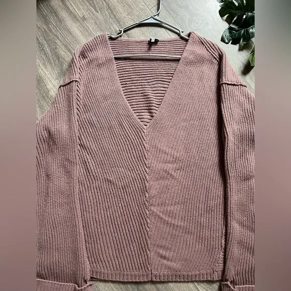 Tobi oversized mauve v-neck sweater size L