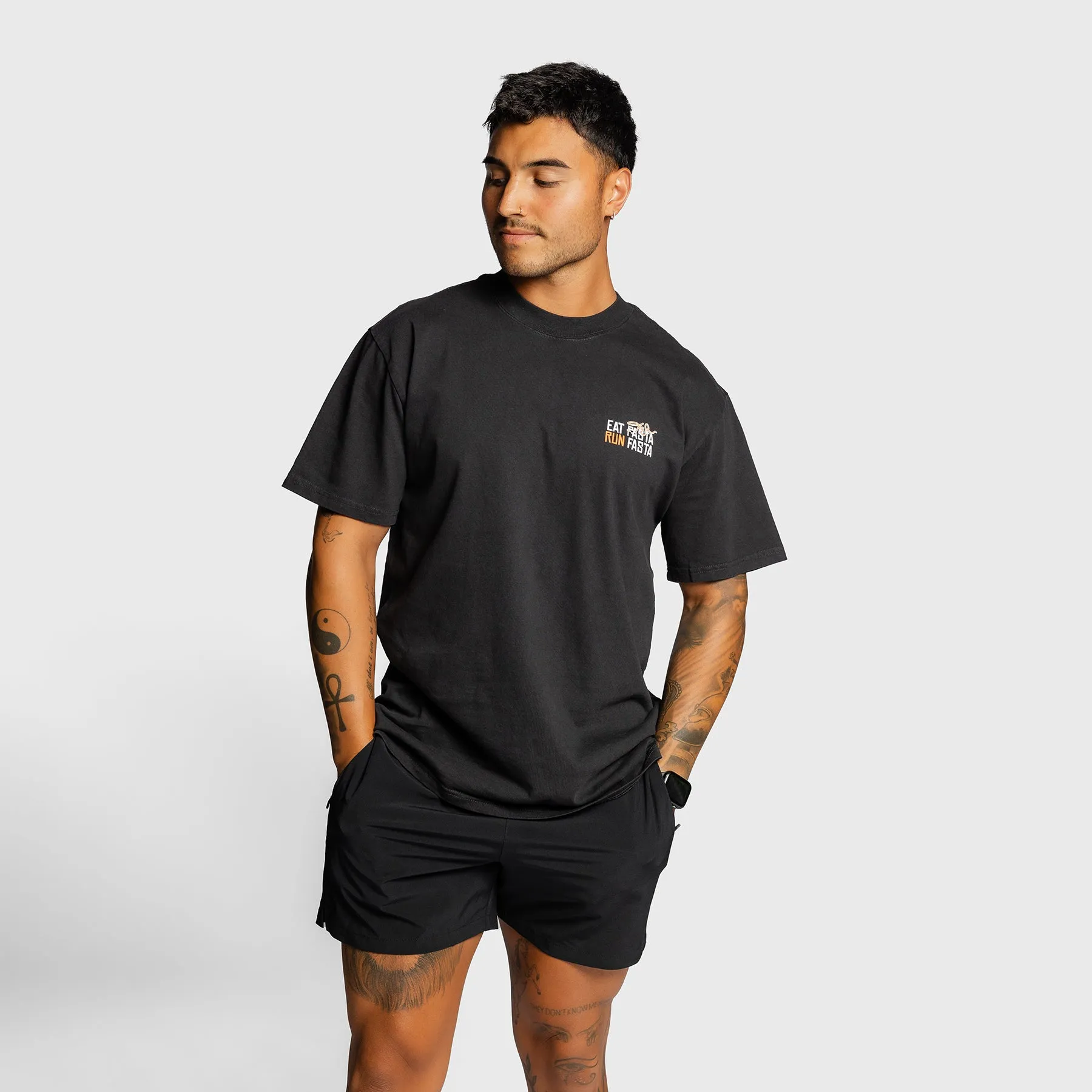 TWL - LIFESTYLE OVERSIZED T-SHIRT - EAT PASTA RUN FASTA - BLACK