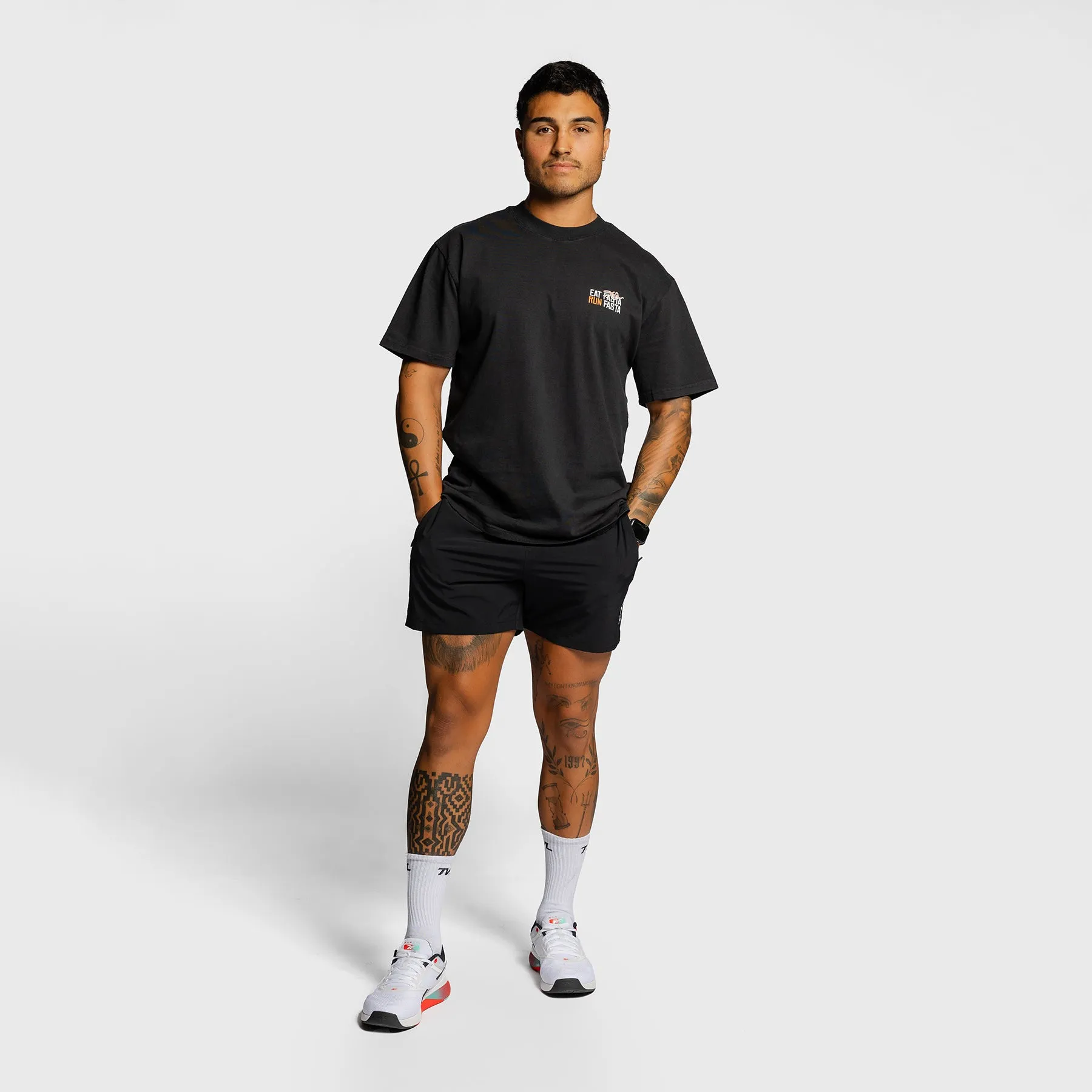 TWL - LIFESTYLE OVERSIZED T-SHIRT - EAT PASTA RUN FASTA - BLACK