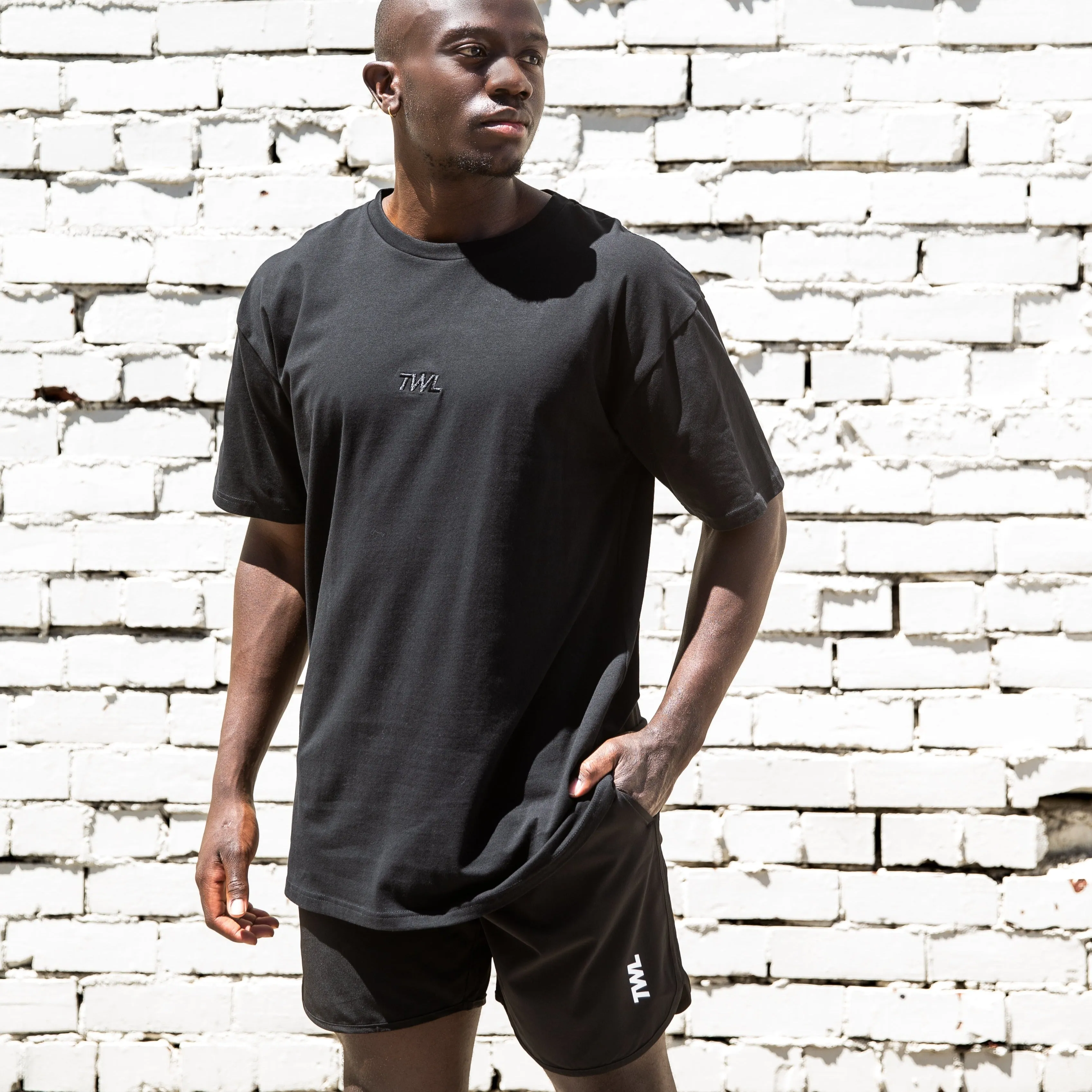 TWL - OVERSIZED T-SHIRT - TRIPLE BLACK