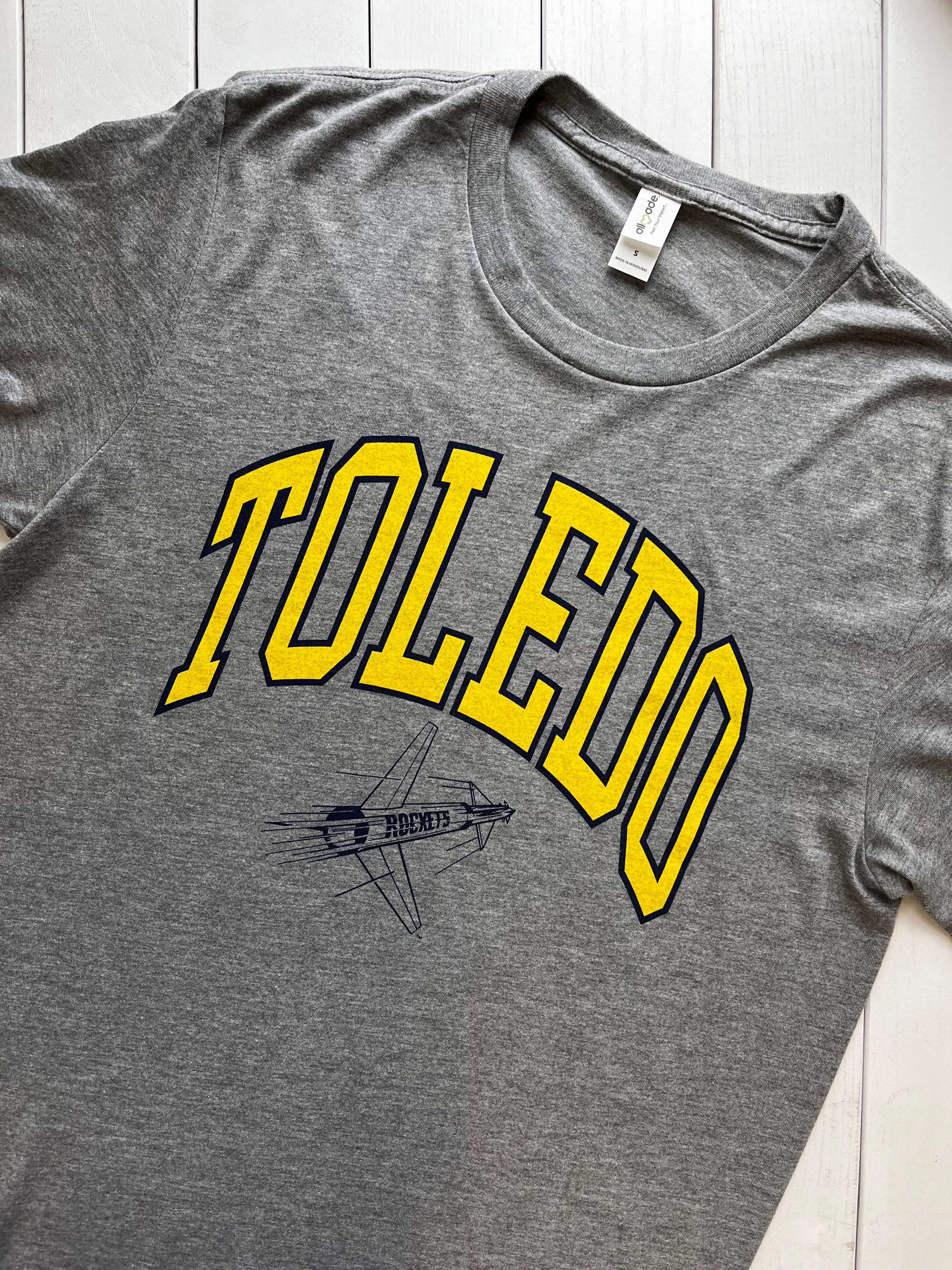 U of Toledo Vintage Rockets Shirt