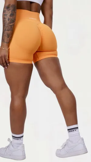 UNIFIED SEAMLESS SCRUNCH SHORT