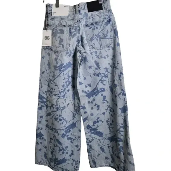 Urban Outfitters BDG Floral pattern wide leg blue jeans sz 26 NWT