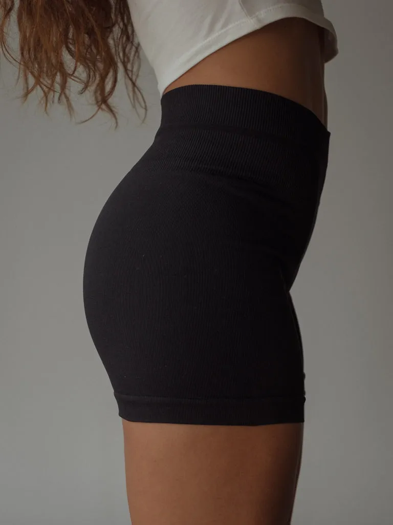 VERSATIL SEAMLESS MINI SHORT  - SHADOW