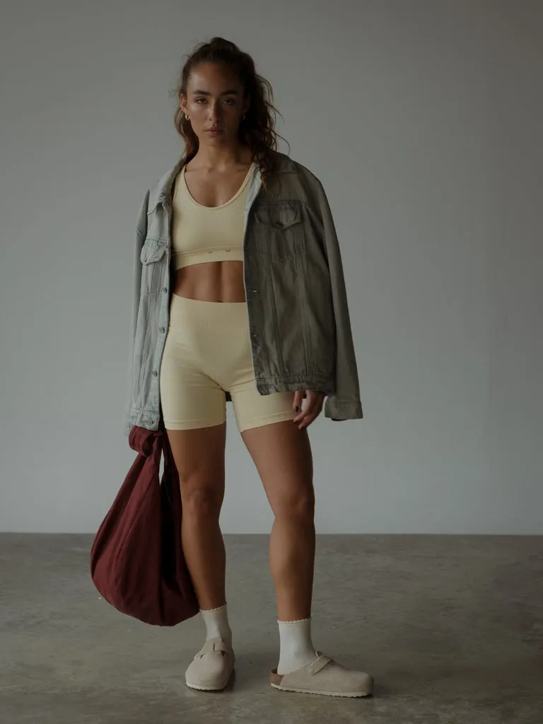 VERSATIL SEAMLESS SHORT  - SEA SALT