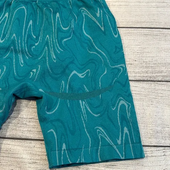 🔥Women’s AYBL Velocity Seamless Bike Shorts size S turquoise🔥