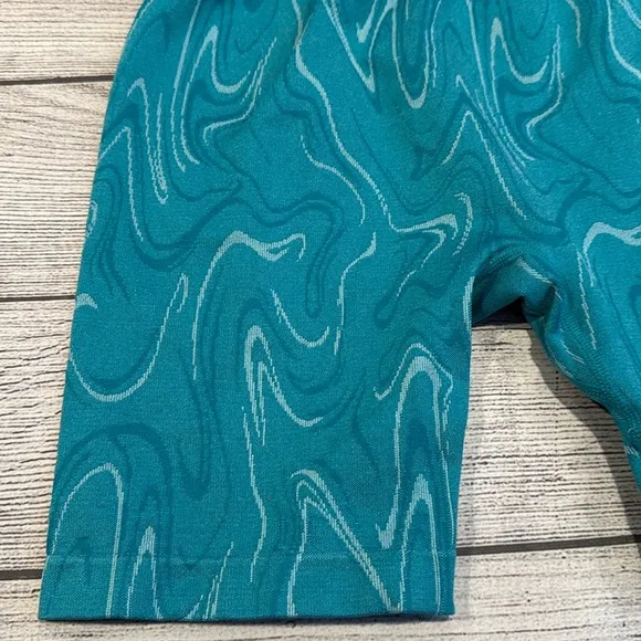 🔥Women’s AYBL Velocity Seamless Bike Shorts size S turquoise🔥