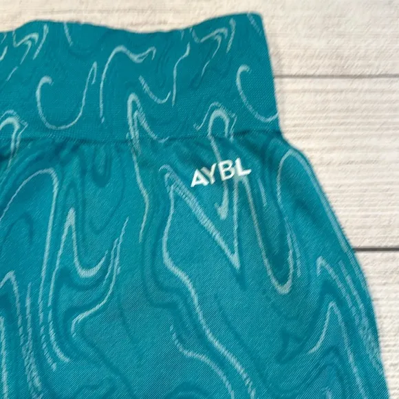 🔥Women’s AYBL Velocity Seamless Bike Shorts size S turquoise🔥