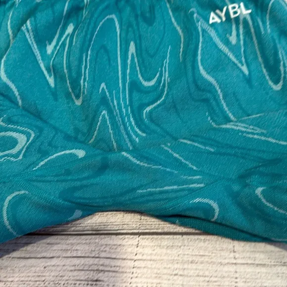 🔥Women’s AYBL Velocity Seamless Bike Shorts size S turquoise🔥