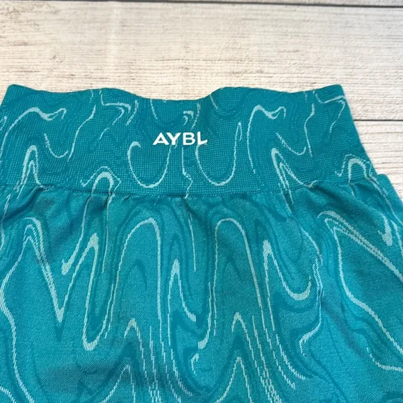 🔥Women’s AYBL Velocity Seamless Bike Shorts size S turquoise🔥