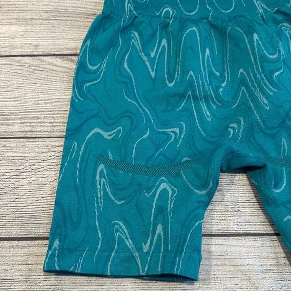 🔥Women’s AYBL Velocity Seamless Bike Shorts size S turquoise🔥