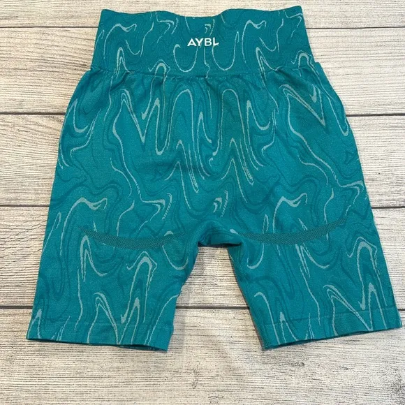 🔥Women’s AYBL Velocity Seamless Bike Shorts size S turquoise🔥