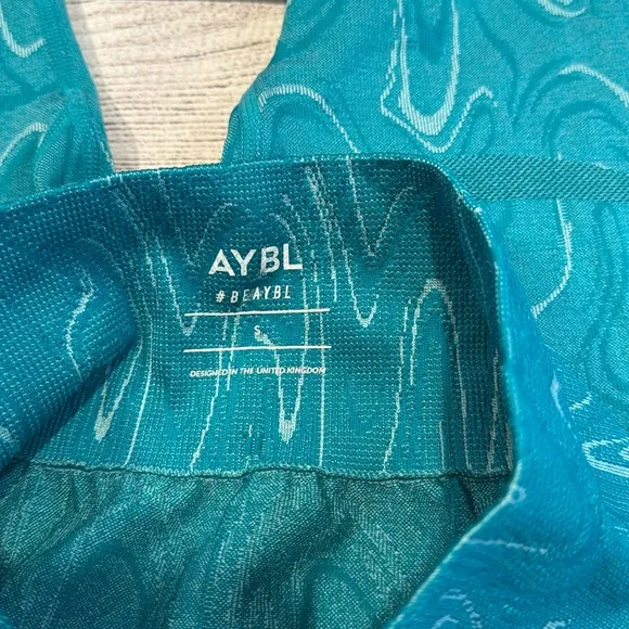🔥Women’s AYBL Velocity Seamless Bike Shorts size S turquoise🔥