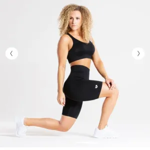 Womens Best Seamless Sports Bra &amp; Biker Shorts Set