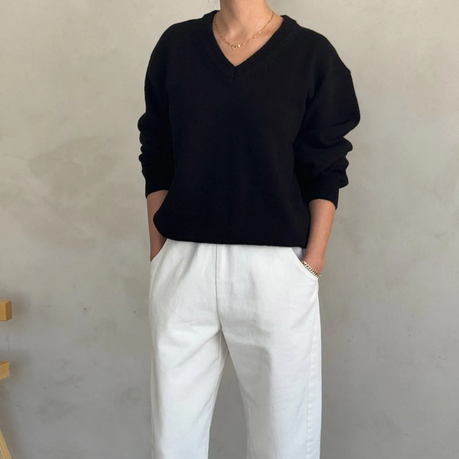 Women's Cotton Gabby V Neck Sweater - Black