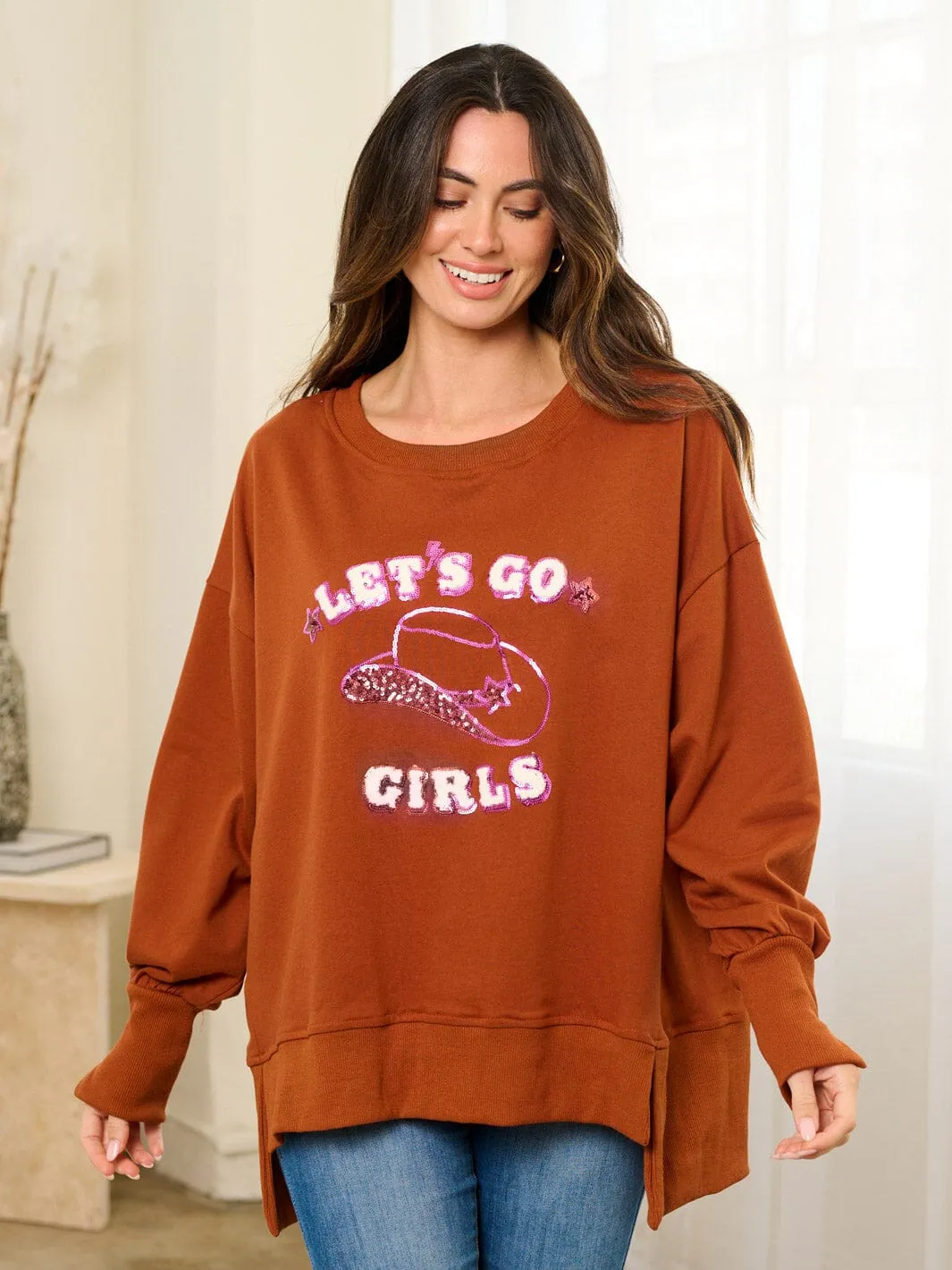 WOMEN'S LONG SLEEVE HIGH-LOW GRAPHIC TOP