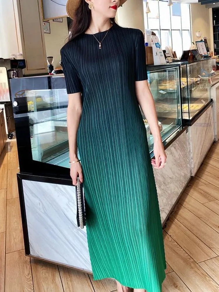 Women's Pleated Sexy A-line Long Pleated Dress O-Neck Cocktail Dress
