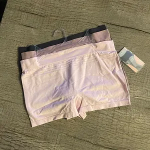Yummie Seamless Boy Shorts 3-Pack.